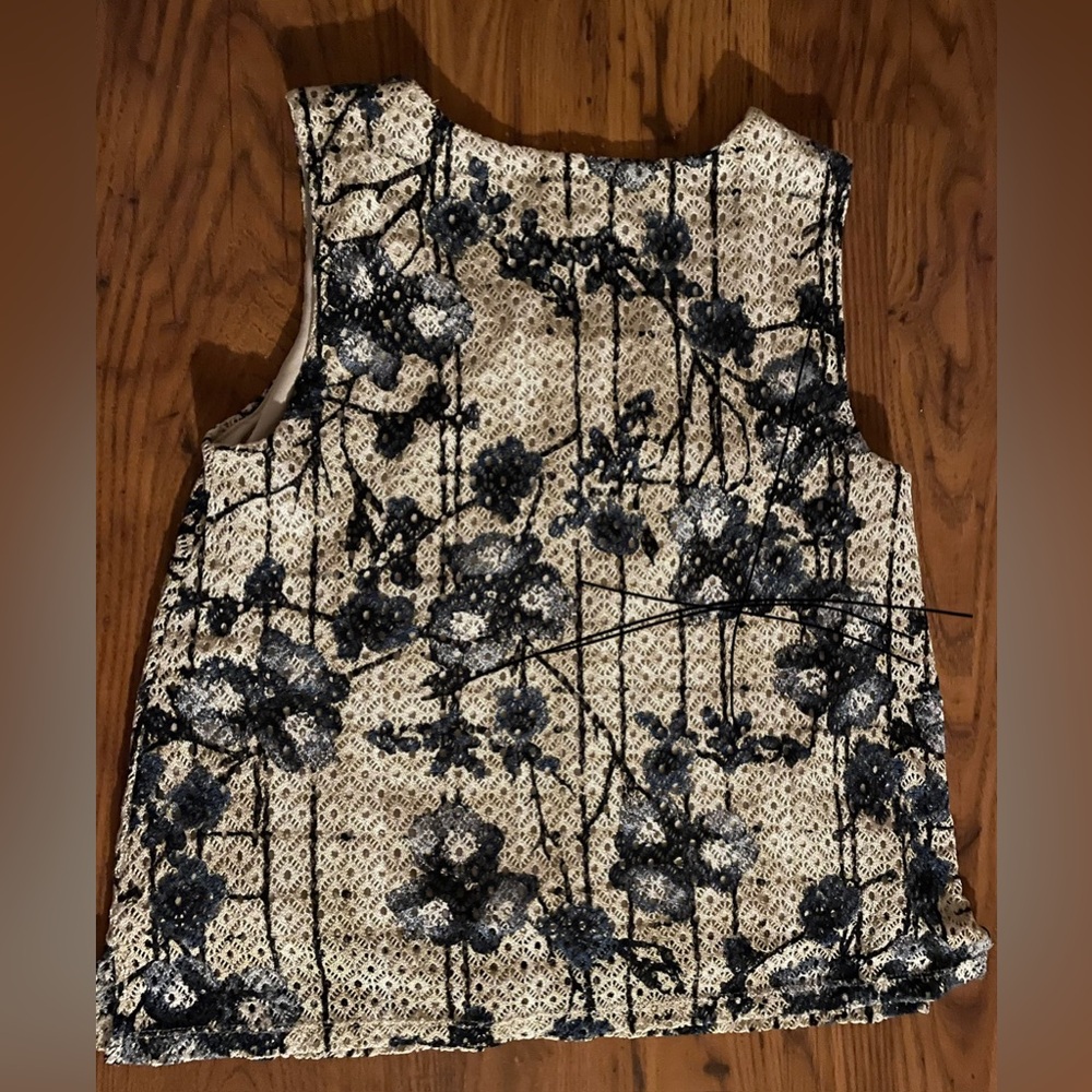 Style&co. sleeveless top with blue and white floral pattern and lace overlay XS